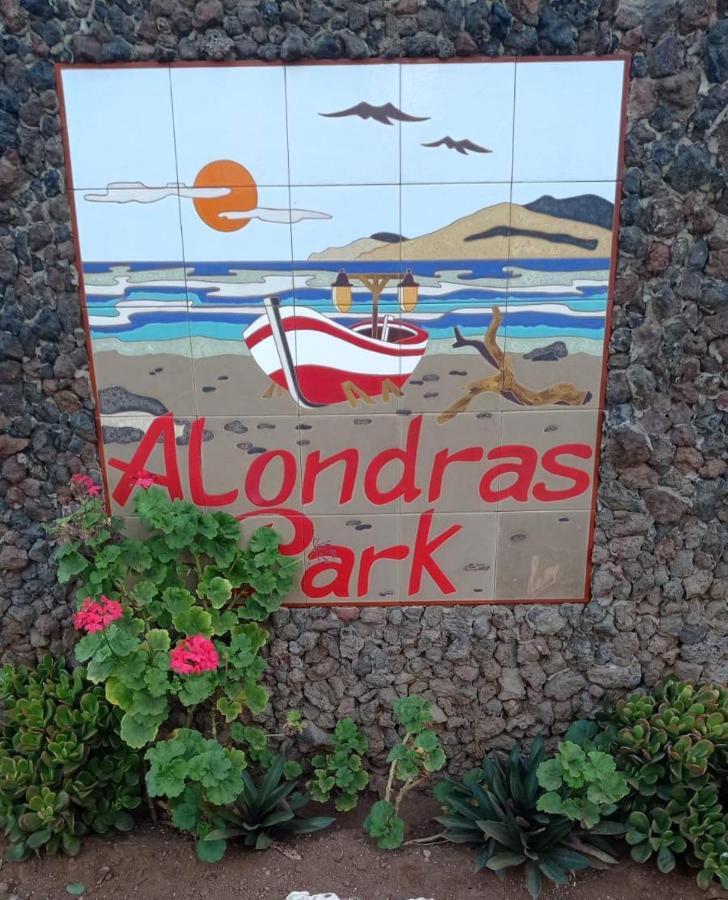 Alondras Park Mialsoma Apartment Arona  Eksteriør bilde